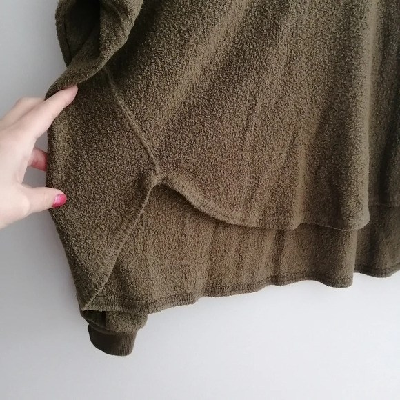 Urban Outfitters Lilith Pullover V-Neck Oversized Cozy Sherpa Sweater XS - Picture 8 of 14